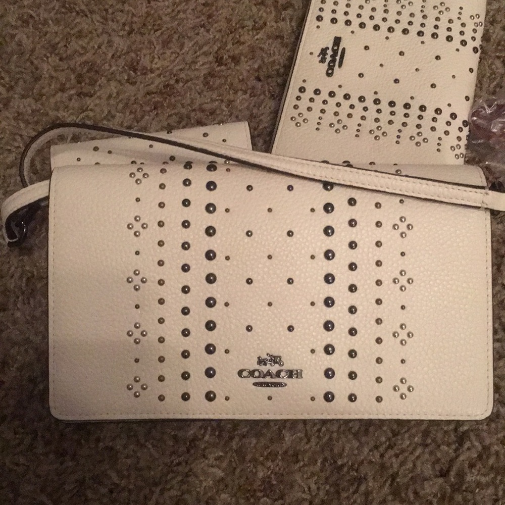 COACH CROSSBODY NEVER USED WITH TAGS